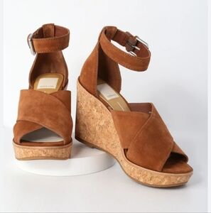 NWOT Dolce Vita Tan Wedge Sandals with Cork Platform Size 10